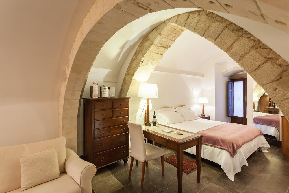 Locanda Don Serafino Historical Boutique Hotel Ragusa Eksteriør billede